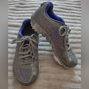 Columbia Women’s Size 7.5 Techlite Fluidframe Omni-Grip Trail Shoes